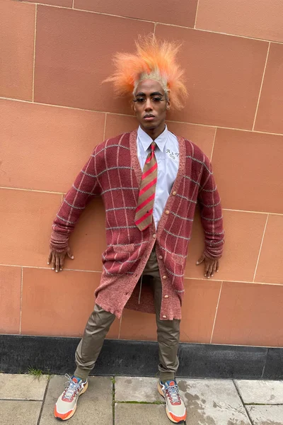 Look 16